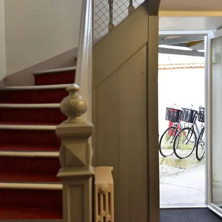 Accostage De La Concurrence Hotel