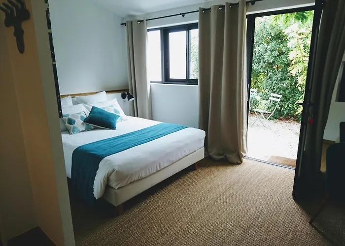 Hotel Accostage De La Concurrence La Rochelle (Charente-Maritime)