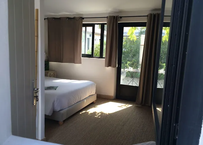 Accostage De La Concurrence