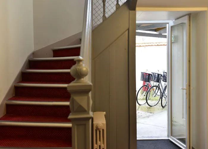 Accostage De La Concurrence Hotel