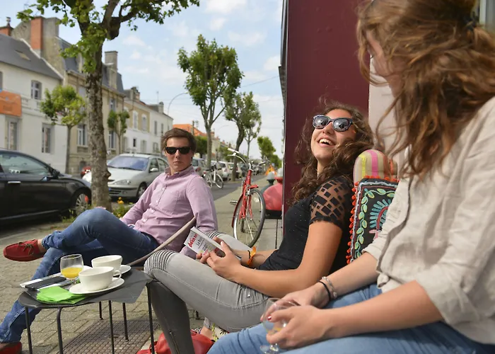 Accostage De La Concurrence Hotel 2*