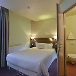 Accostage De La Concurrence Hotell 2*