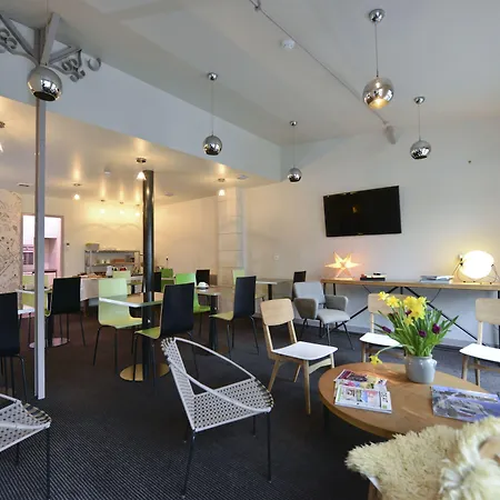 Accostage De La Concurrence 2* La Rochelle (Charente-Maritime)