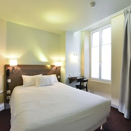 Accostage De La Concurrence 2* La Rochelle (Charente-Maritime)