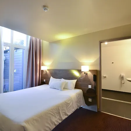 Accostage De La Concurrence 2* La Rochelle (Charente-Maritime)