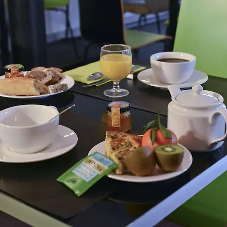 Hotel Accostage De La Concurrence La Rochelle (Charente-Maritime)