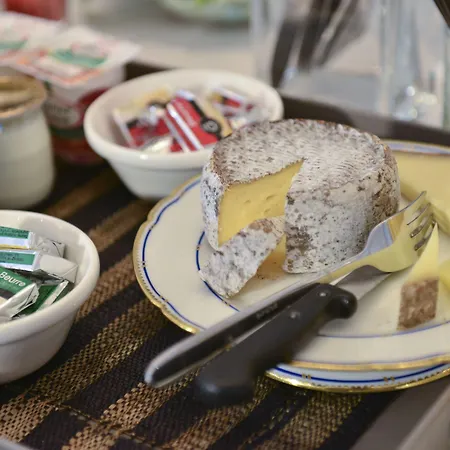 Accostage De La Concurrence Hotel 2*