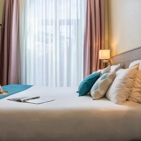 Accostage De La Concurrence 2* La Rochelle (Charente-Maritime)