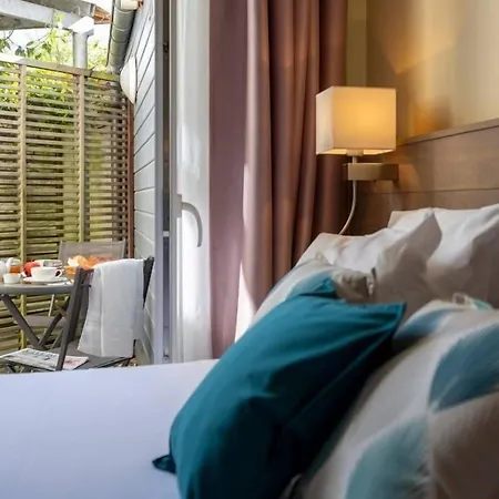 Accostage De La Concurrence Hotel La Rochelle (Charente-Maritime)