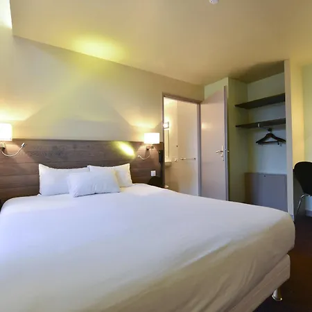 Hotel Accostage De La Concurrence La Rochelle (Charente-Maritime)