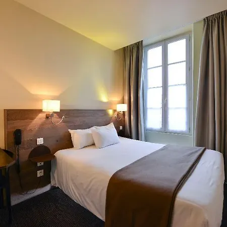 Accostage De La Concurrence 2* La Rochelle (Charente-Maritime)